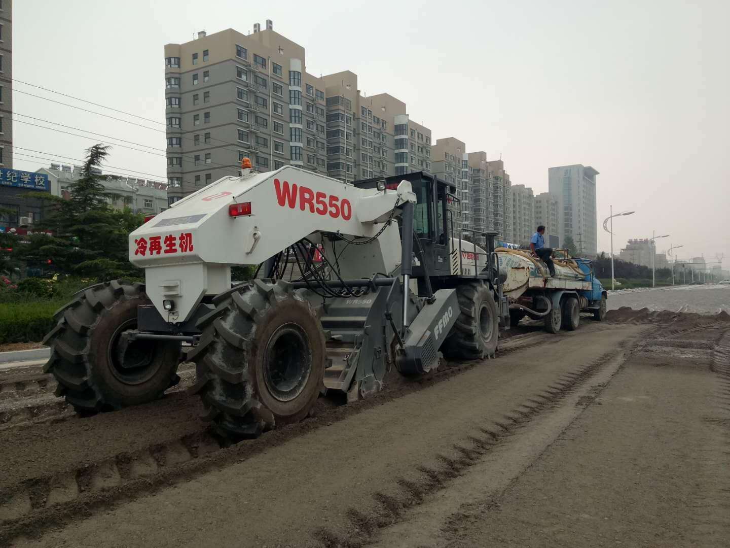 概述冷再生機的瀝青路面施工原理和優點！